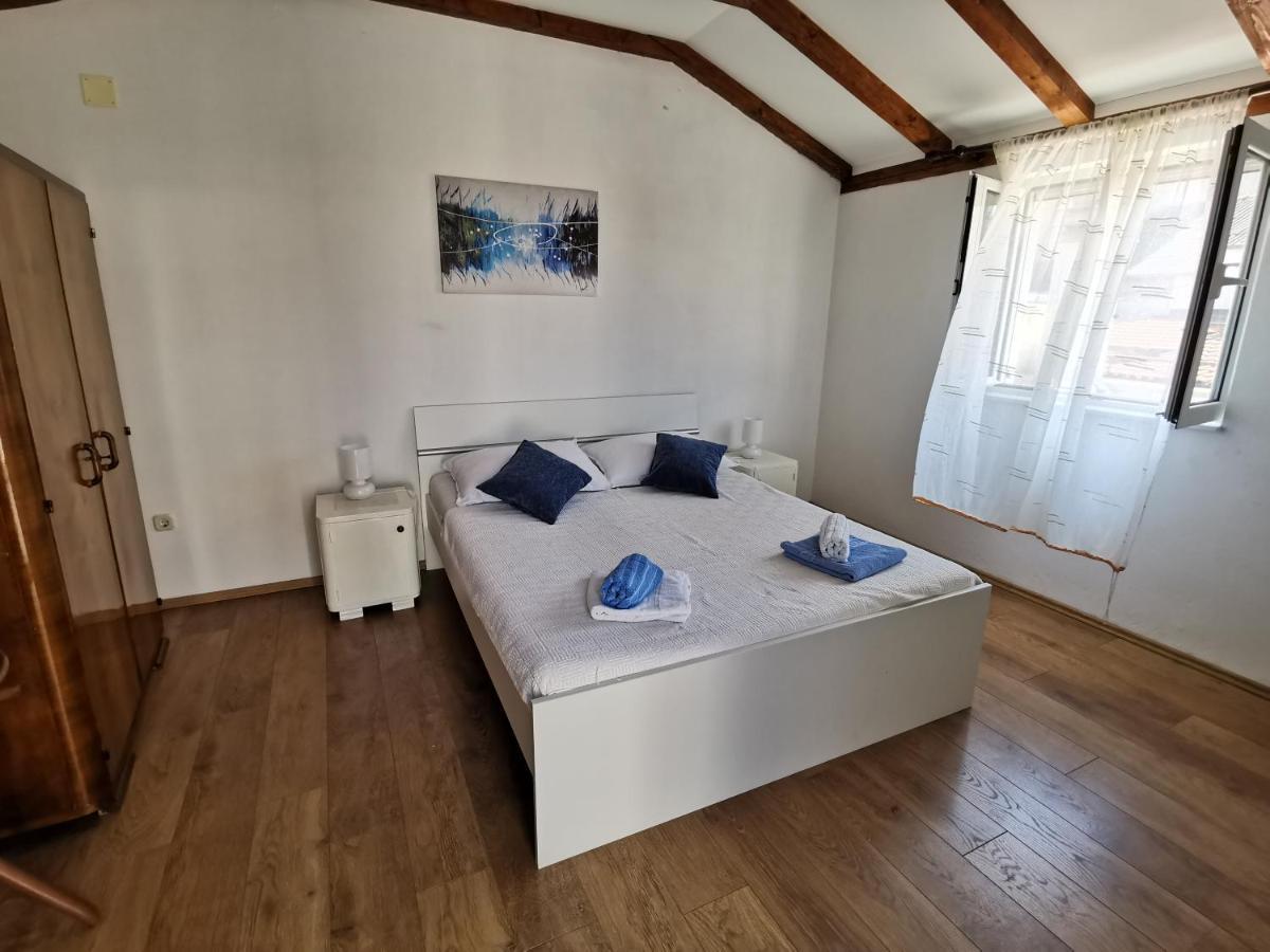 Apartment Titinica Murter Eksteriør billede